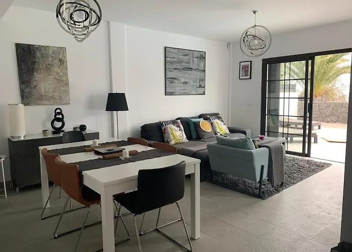 빌라 Modern With Sea Views *