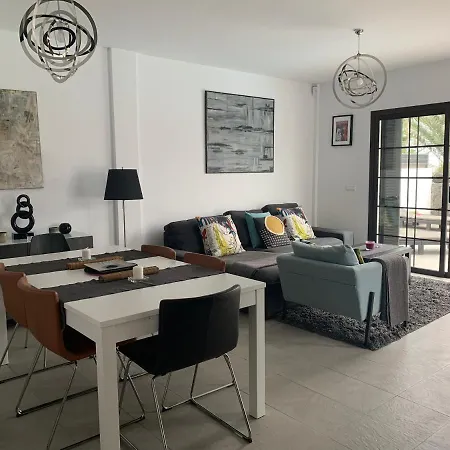 فيلة Modern With Sea Views *