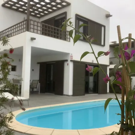 Modern With Sea Views Villa Costa Teguise